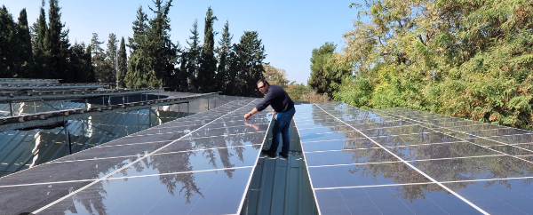 An introduction to commercial solar panels